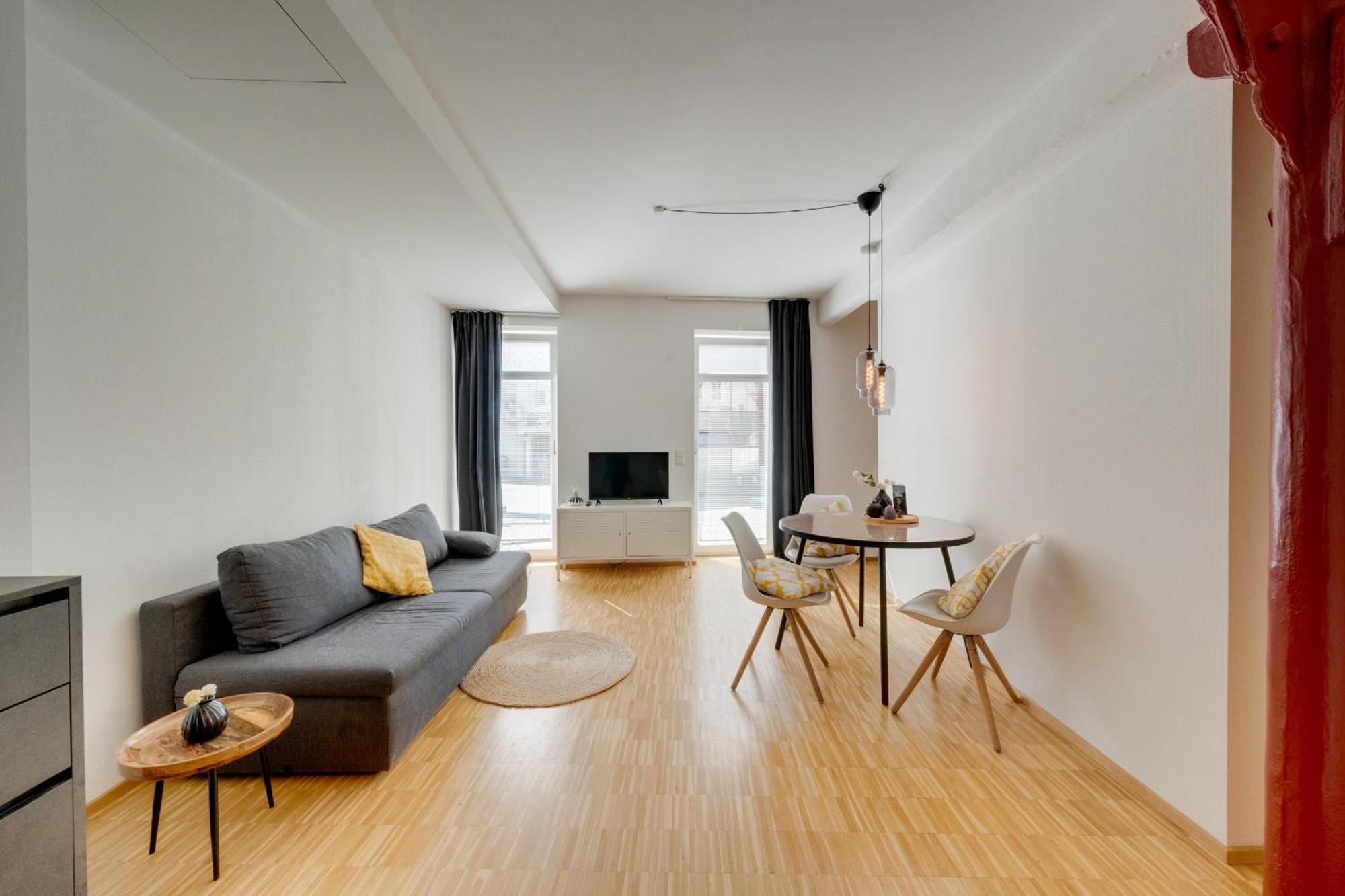 ☆Design Apartment Zentral☆200M Vom Marktplatz☆Ruhige Altstadtlage☆ Reutlingen Ngoại thất bức ảnh